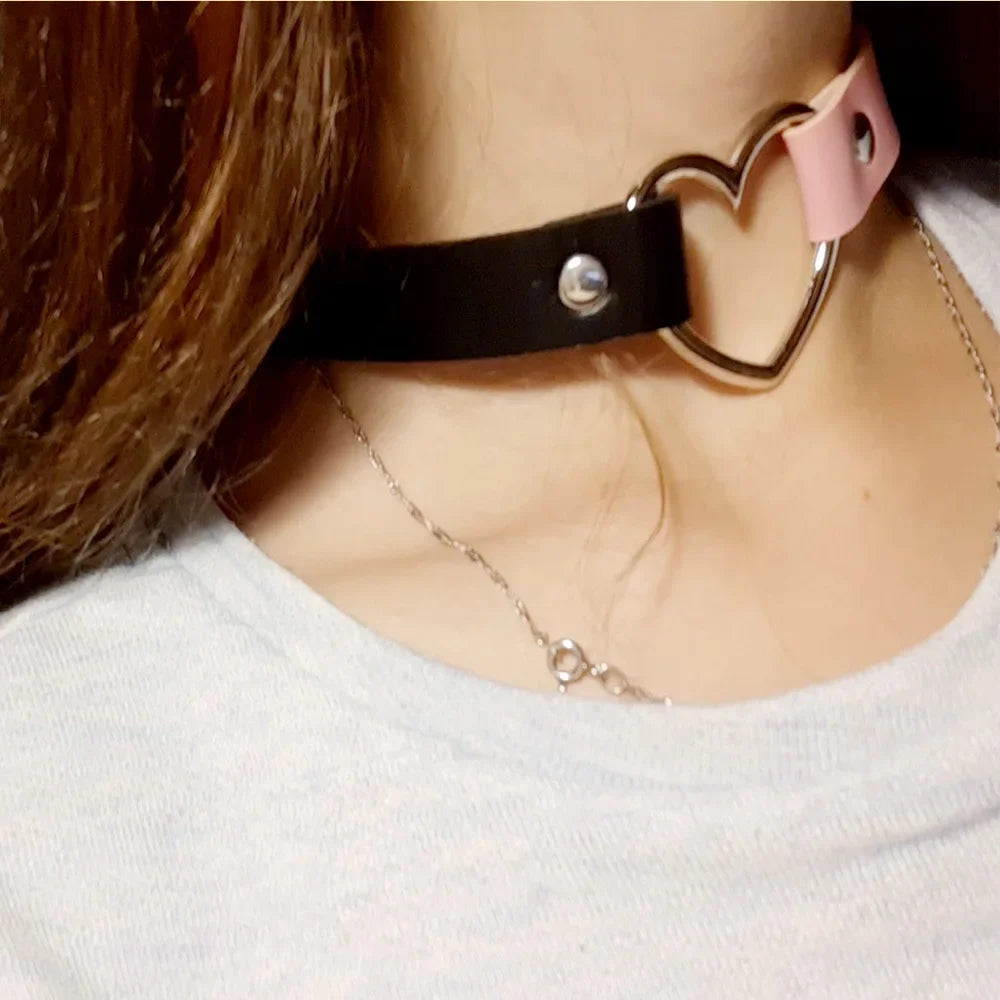 Vintage Fashion Sexy Heart Charm Gothic Collar Necklace Gothic Heart Lock Harajuku Women Gift Black Leather Punk Choker Necklace