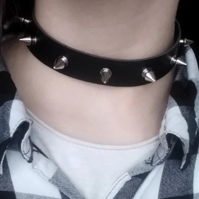 Vintage Fashion Sexy Heart Charm Gothic Collar Necklace Gothic Heart Lock Harajuku Women Gift Black Leather Punk Choker Necklace