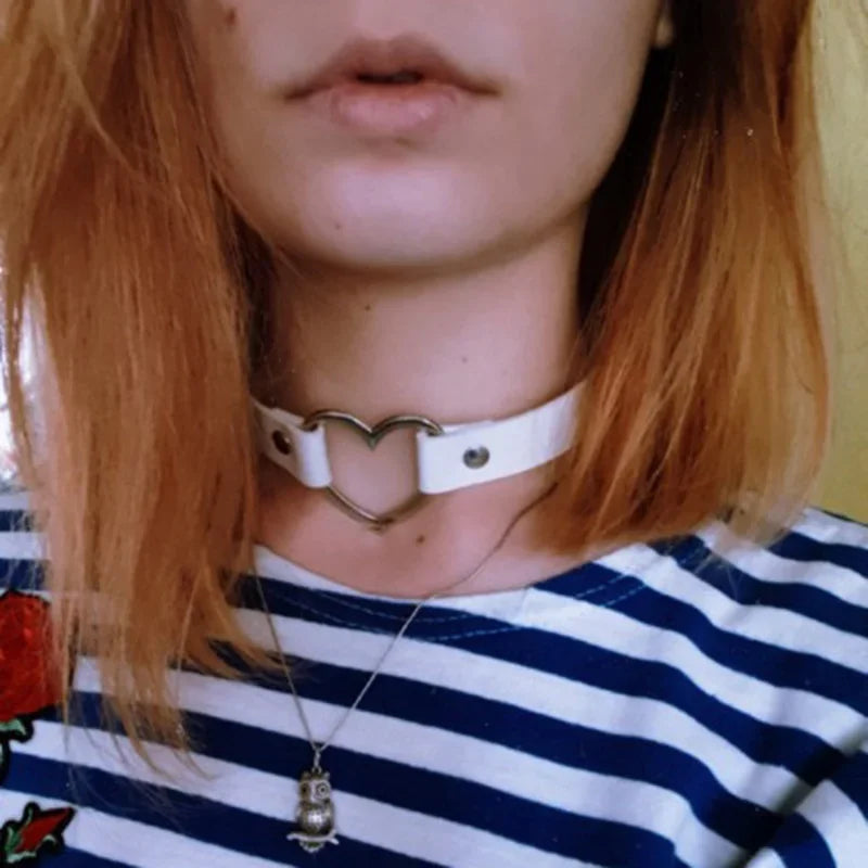 Vintage Fashion Sexy Heart Charm Gothic Collar Necklace Gothic Heart Lock Harajuku Women Gift Black Leather Punk Choker Necklace