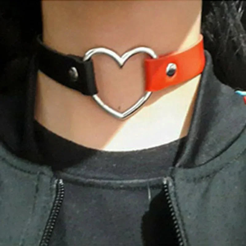 Vintage Fashion Sexy Heart Charm Gothic Collar Necklace Gothic Heart Lock Harajuku Women Gift Black Leather Punk Choker Necklace